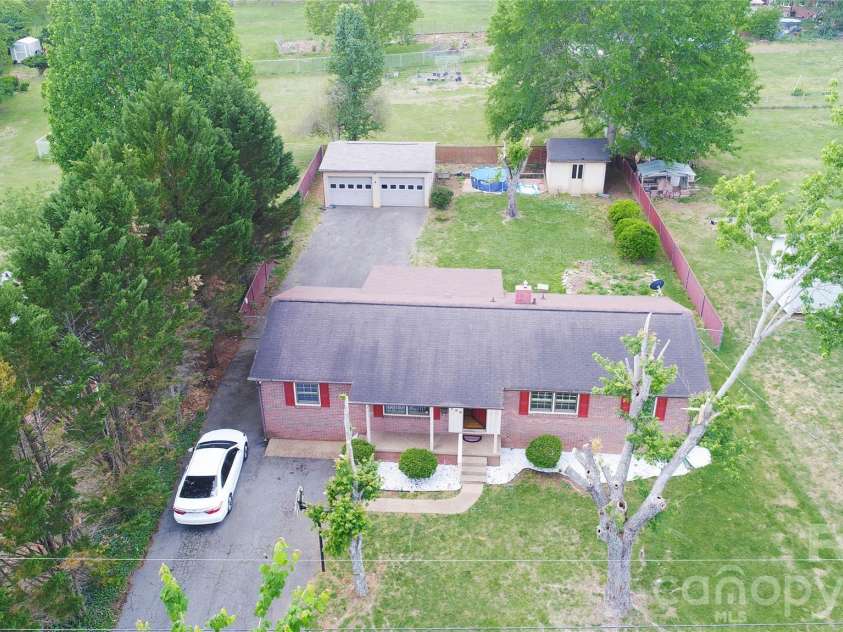100 Woodward Avenue, Morganton, NC 28655.  MLS# CAR4375619, YatesRealty ID 18418. 
