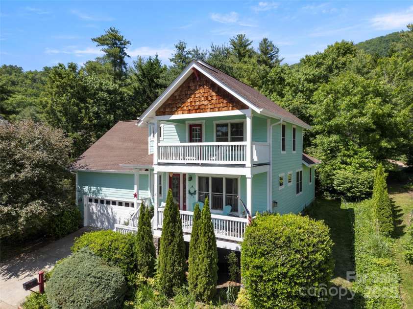 7 Oakhaven Terrace, Asheville, NC 28803.  MLS# CAR4264264, YatesRealty ID 18418. 