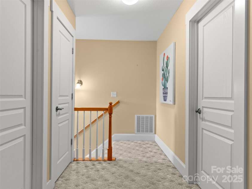 7 Oakhaven Terrace, Asheville, NC 28803.  MLS# CAR4264264, YatesRealty ID 18418. 