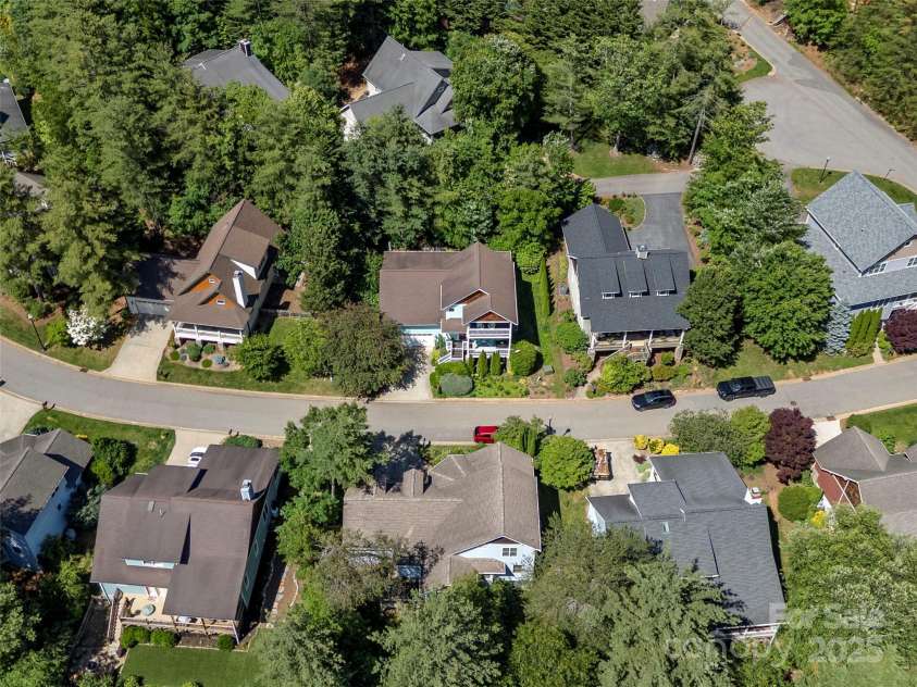 7 Oakhaven Terrace, Asheville, NC 28803.  MLS# CAR4264264, YatesRealty ID 18418. 