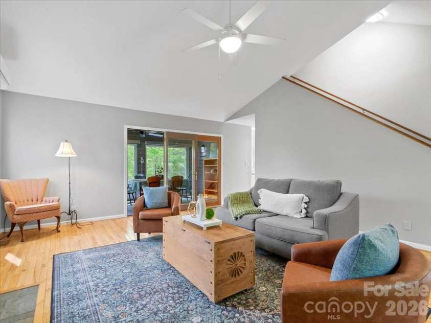 301 Robertson Street, Burnsville, NC 28714.  MLS# CAR4373096, YatesRealty ID 18419. 