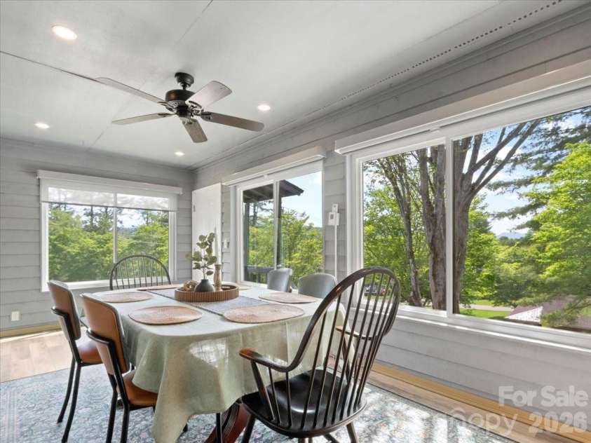 301 Robertson Street, Burnsville, NC 28714.  MLS# CAR4373096, YatesRealty ID 18419. 