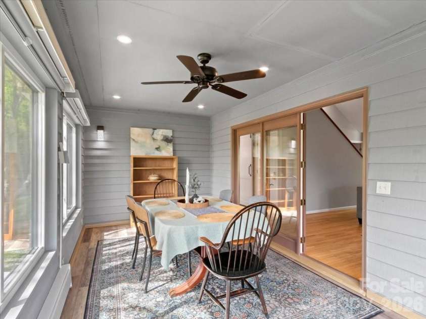 301 Robertson Street, Burnsville, NC 28714.  MLS# CAR4373096, YatesRealty ID 18419. 