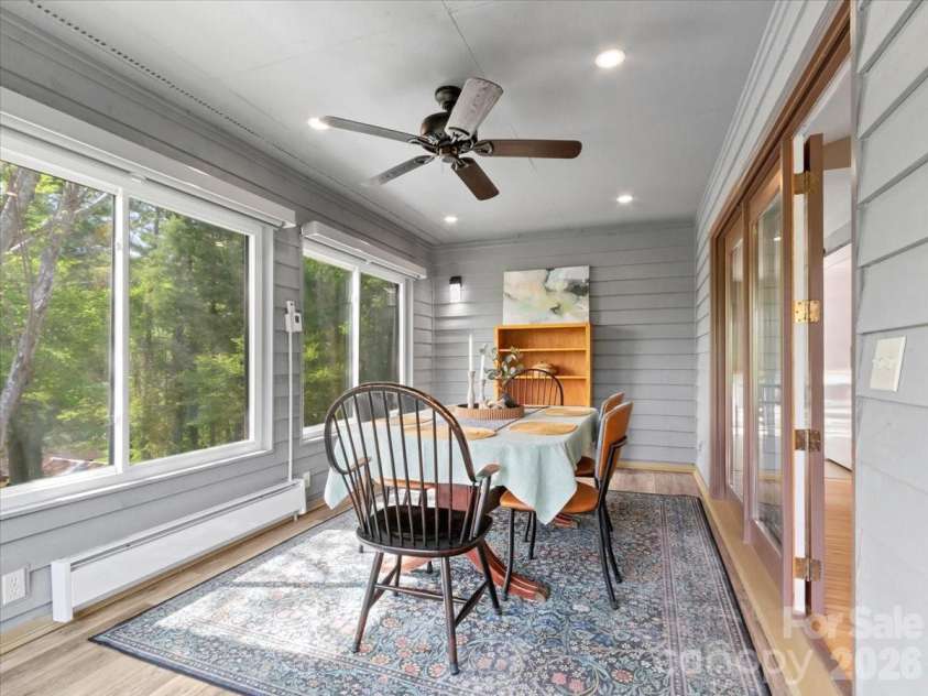 301 Robertson Street, Burnsville, NC 28714.  MLS# CAR4373096, YatesRealty ID 18419. 
