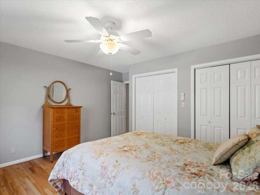 301 Robertson Street, Burnsville, NC 28714.  MLS# CAR4373096, YatesRealty ID 18419. 