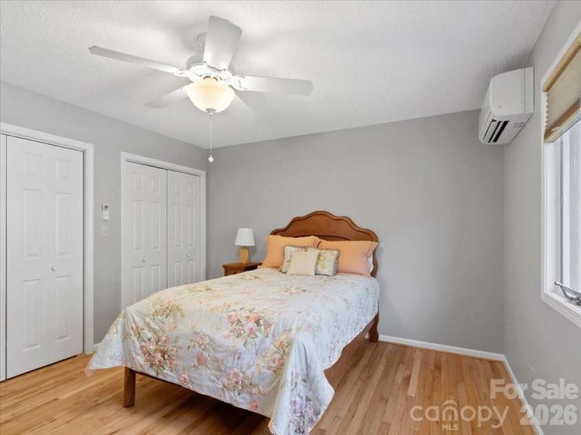 301 Robertson Street, Burnsville, NC 28714.  MLS# CAR4373096, YatesRealty ID 18419. 