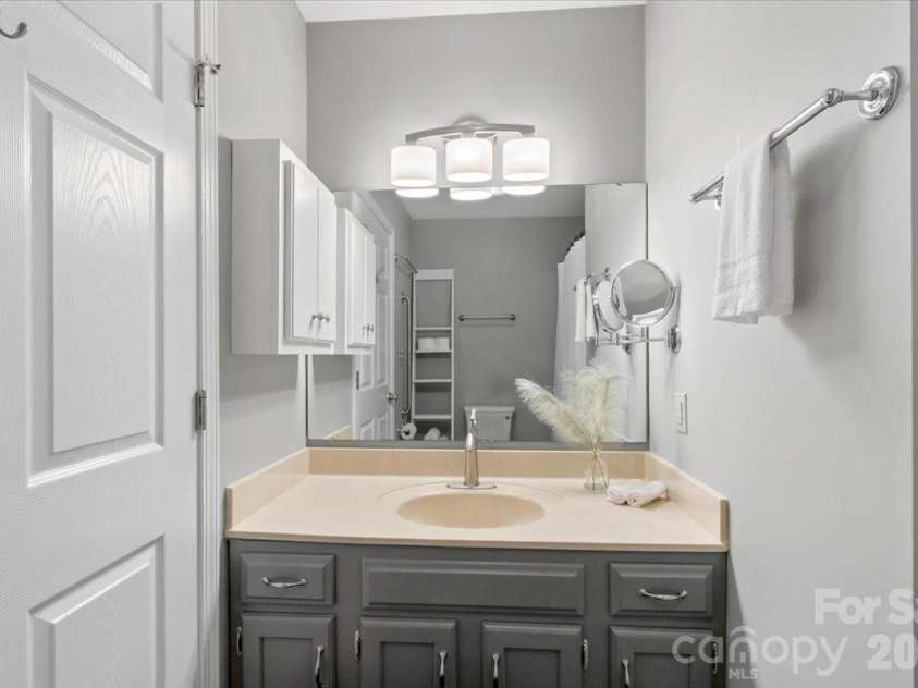 301 Robertson Street, Burnsville, NC 28714.  MLS# CAR4373096, YatesRealty ID 18419. Master Bathroom