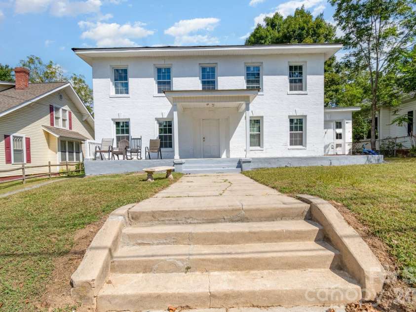 604 Wentworth Street, Reidsville, NC 27320.  MLS# CAR4243693, YatesRealty ID 1842. 