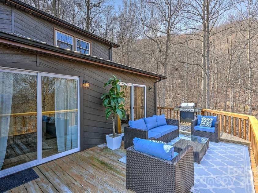 78 Pineneedle Way, Canton, NC 28716.  MLS# CAR4225893, YatesRealty ID 1842. 