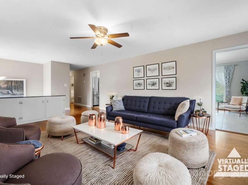 1525 16th Avenue Circle, Hickory, NC 28601.  MLS# CAR4261410, YatesRealty ID 18420. 