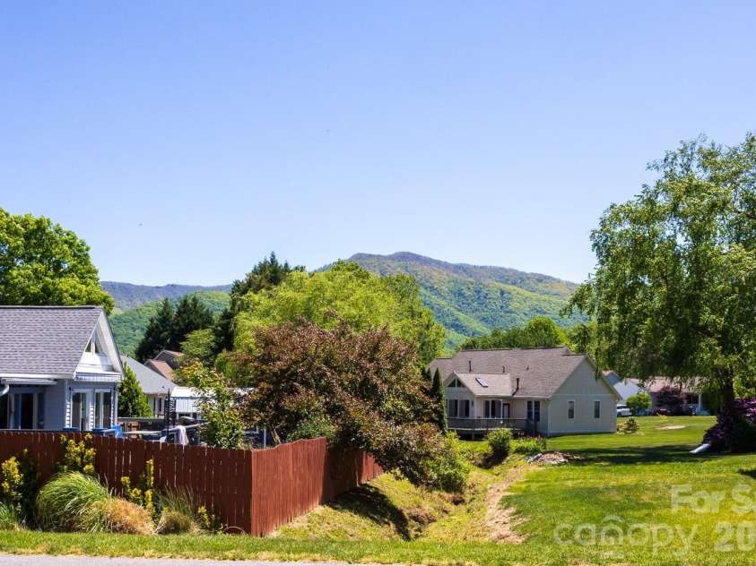55 Eden Glen Road, Black Mountain, NC 28711.  MLS# CAR4377554, YatesRealty ID 18422. 