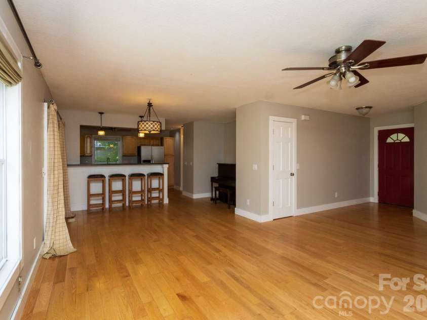 55 Eden Glen Road, Black Mountain, NC 28711.  MLS# CAR4377554, YatesRealty ID 18422. 