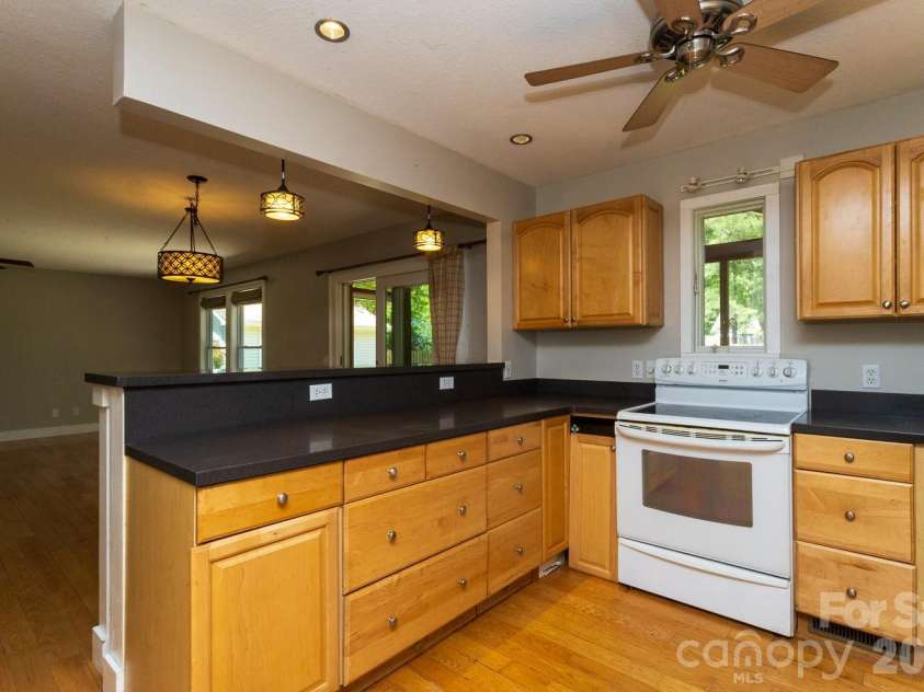 55 Eden Glen Road, Black Mountain, NC 28711.  MLS# CAR4377554, YatesRealty ID 18422. 