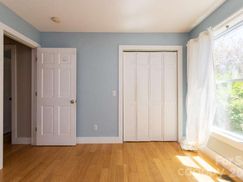 55 Eden Glen Road, Black Mountain, NC 28711.  MLS# CAR4377554, YatesRealty ID 18422. 