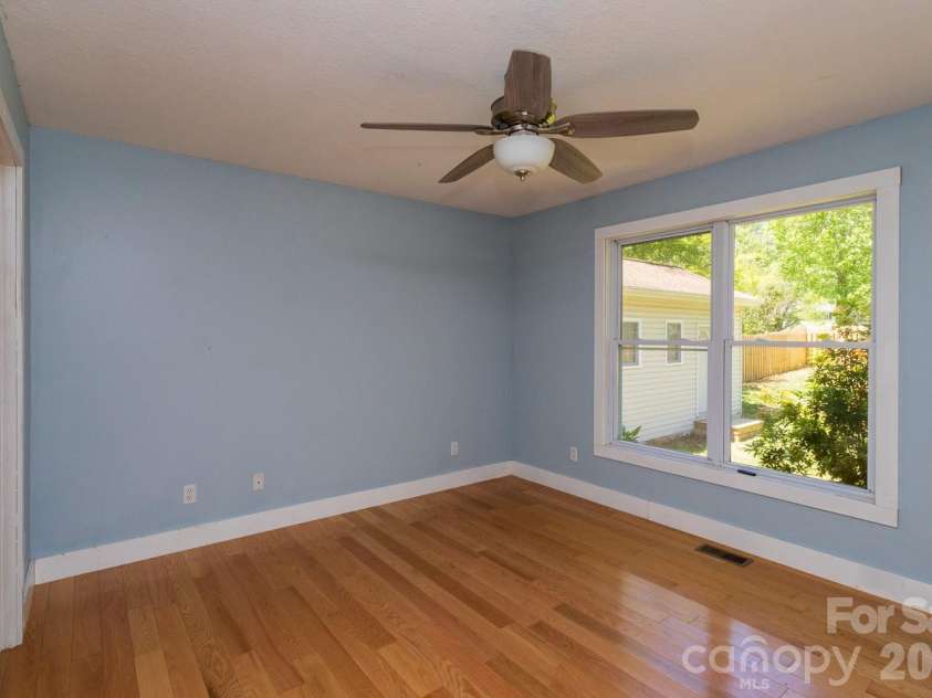 55 Eden Glen Road, Black Mountain, NC 28711.  MLS# CAR4377554, YatesRealty ID 18422. 