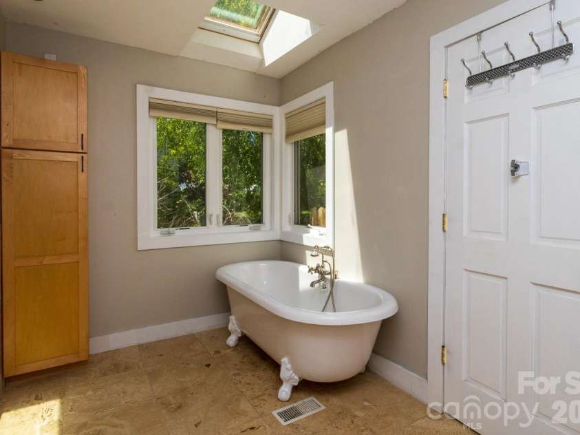 55 Eden Glen Road, Black Mountain, NC 28711.  MLS# CAR4377554, YatesRealty ID 18422. 