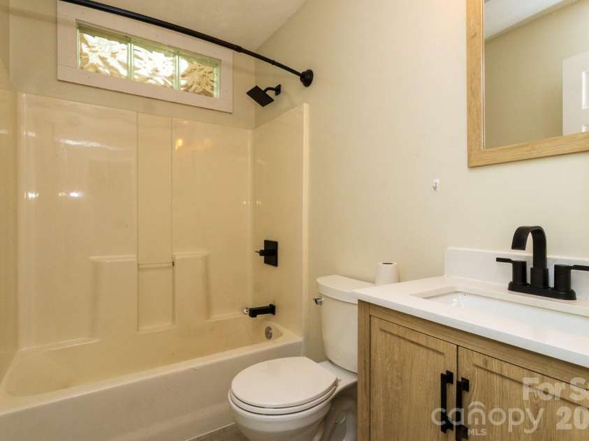 55 Eden Glen Road, Black Mountain, NC 28711.  MLS# CAR4377554, YatesRealty ID 18422. 