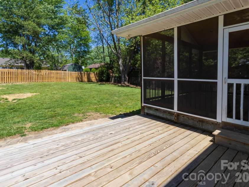 55 Eden Glen Road, Black Mountain, NC 28711.  MLS# CAR4377554, YatesRealty ID 18422. 