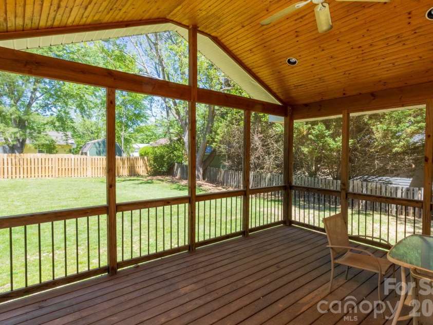 55 Eden Glen Road, Black Mountain, NC 28711.  MLS# CAR4377554, YatesRealty ID 18422. 