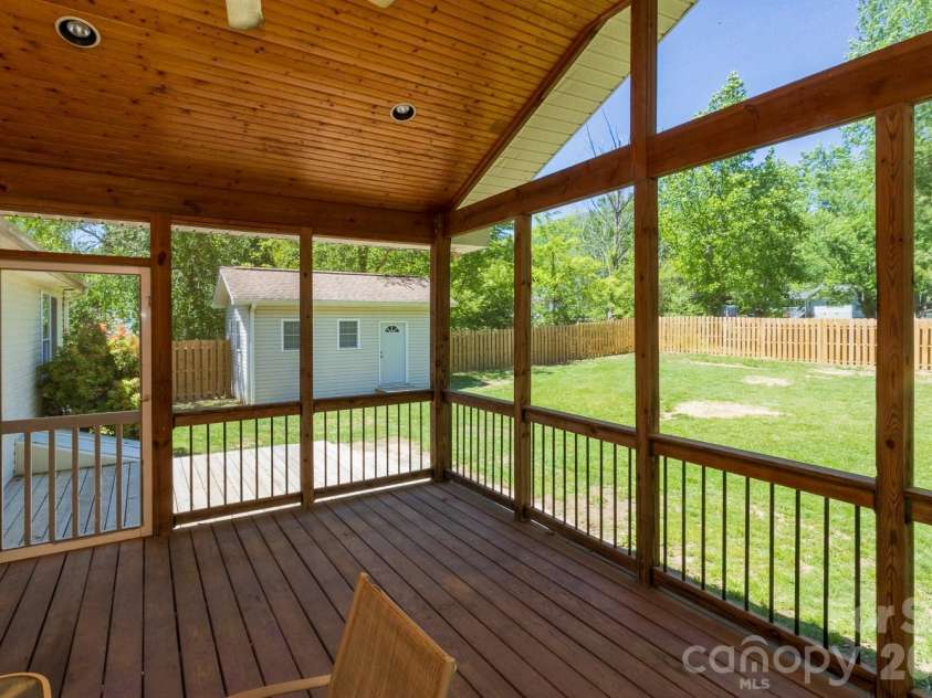 55 Eden Glen Road, Black Mountain, NC 28711.  MLS# CAR4377554, YatesRealty ID 18422. 