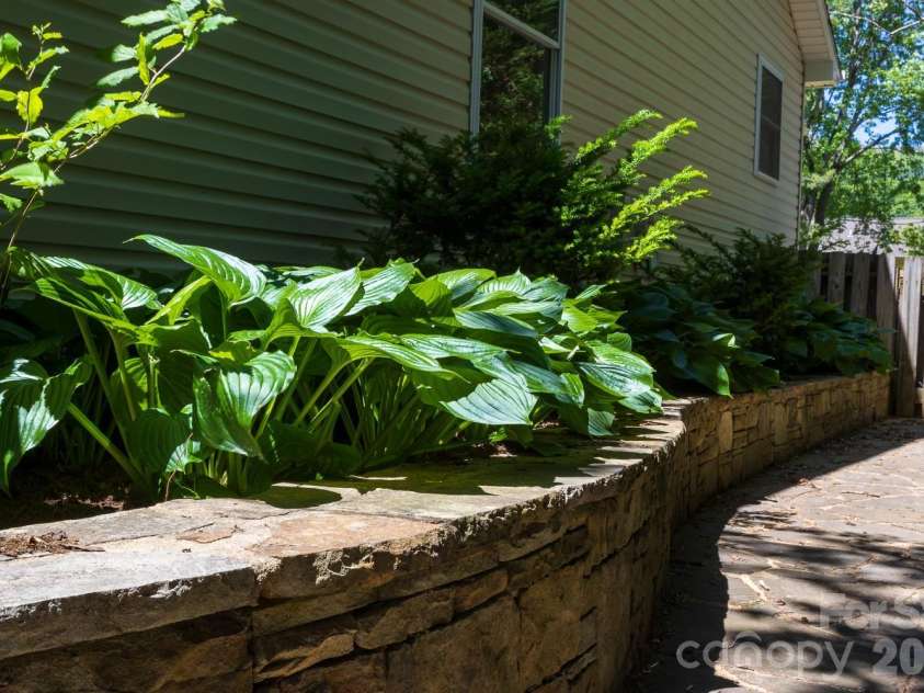 55 Eden Glen Road, Black Mountain, NC 28711.  MLS# CAR4377554, YatesRealty ID 18422. 