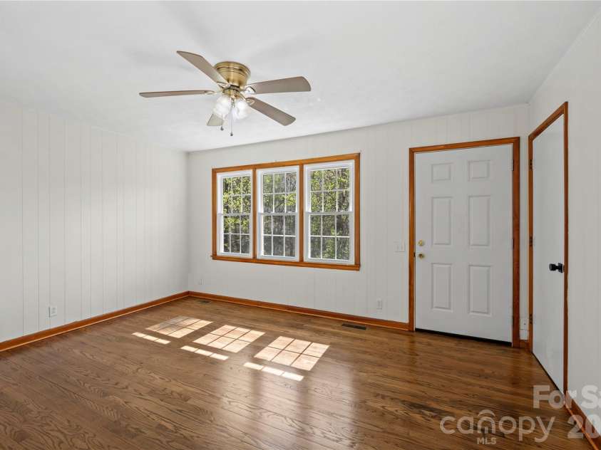 121 Dale Earnhardt Drive, Burnsville, NC 28714.  MLS# CAR4377542, YatesRealty ID 18423. 