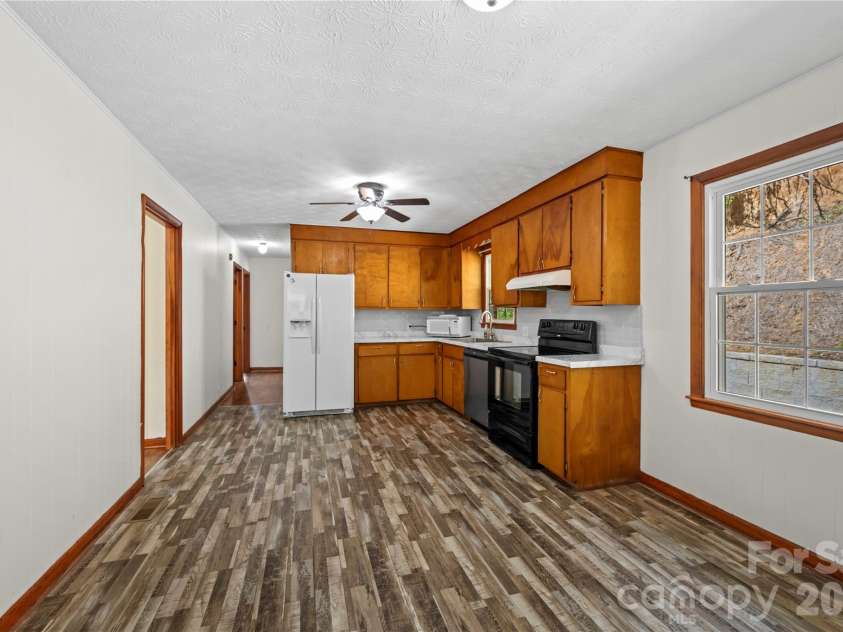 121 Dale Earnhardt Drive, Burnsville, NC 28714.  MLS# CAR4377542, YatesRealty ID 18423. 