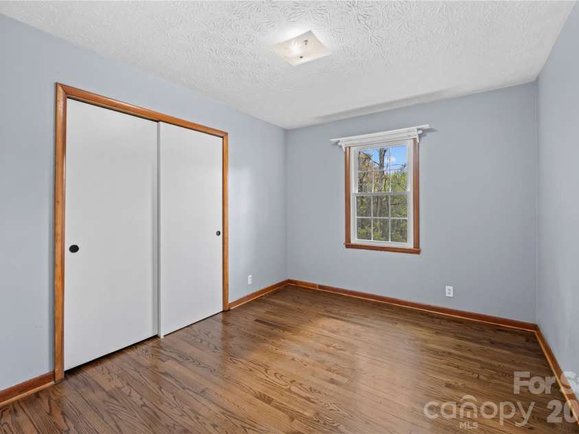 121 Dale Earnhardt Drive, Burnsville, NC 28714.  MLS# CAR4377542, YatesRealty ID 18423. 