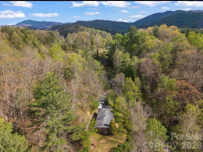 121 Dale Earnhardt Drive, Burnsville, NC 28714.  MLS# CAR4377542, YatesRealty ID 18423. 