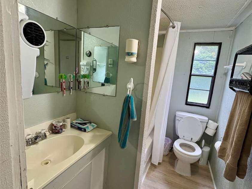 5022 Wrenn Drive, Denver, NC 28037.  MLS# CAR4267909, YatesRealty ID 18423. Second bathroom