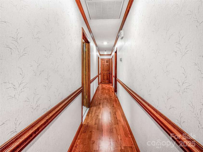 1700 Abbottsford Drive, Kernersville, NC 27284.  MLS# CAR4265303, YatesRealty ID 18424. 