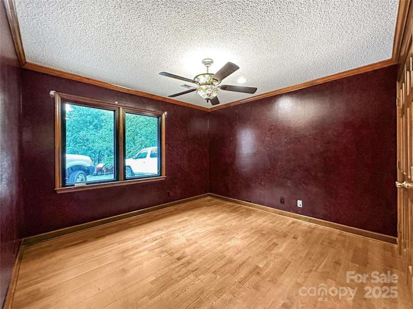 1700 Abbottsford Drive, Kernersville, NC 27284.  MLS# CAR4265303, YatesRealty ID 18424. 