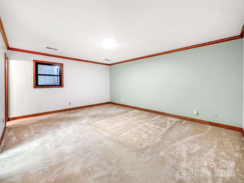 1700 Abbottsford Drive, Kernersville, NC 27284.  MLS# CAR4265303, YatesRealty ID 18424. 