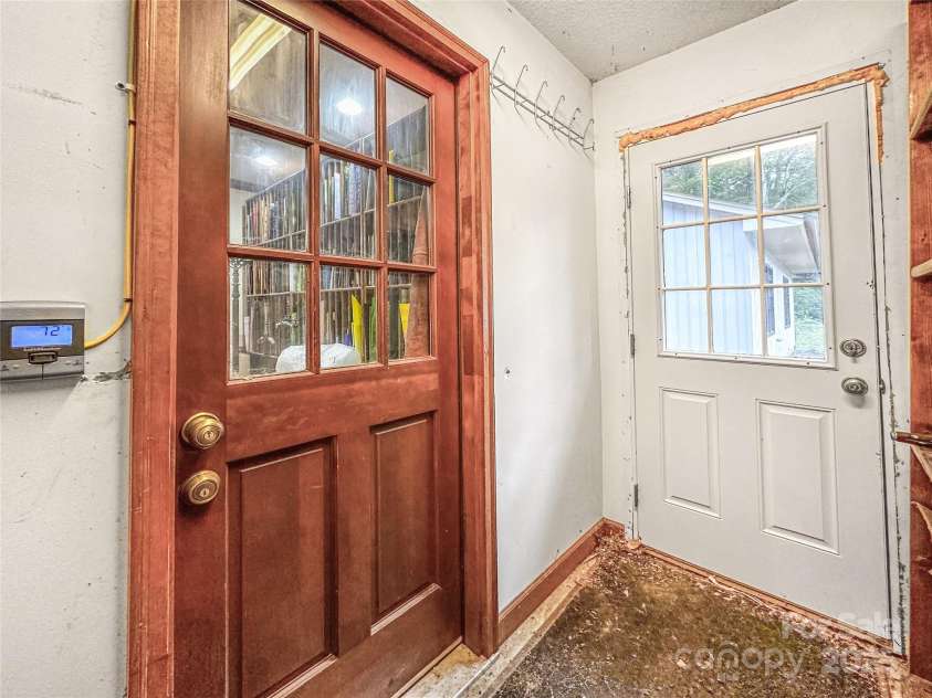 1700 Abbottsford Drive, Kernersville, NC 27284.  MLS# CAR4265303, YatesRealty ID 18424. 