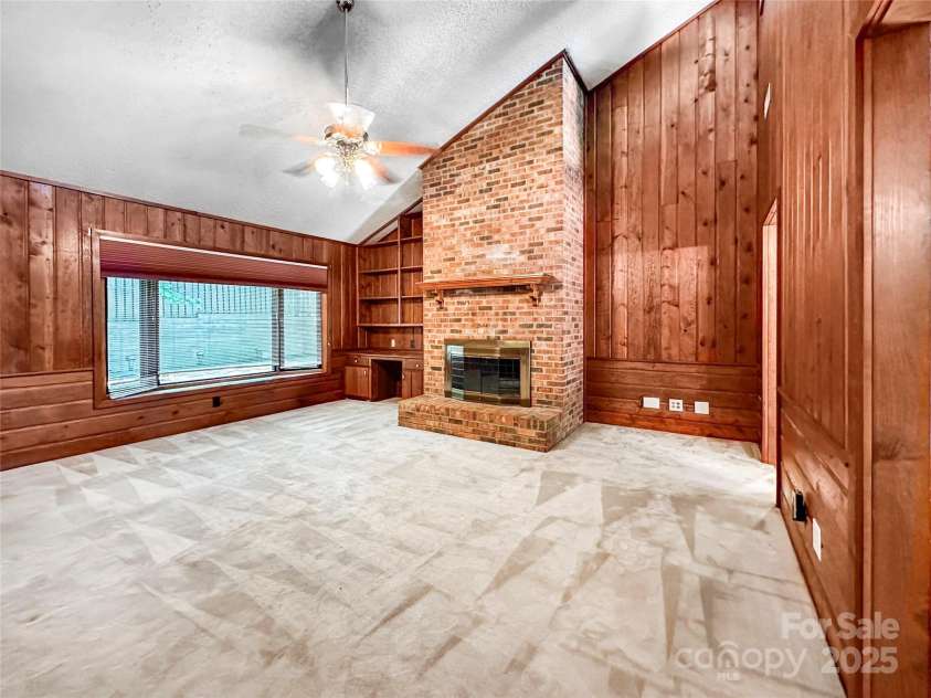 1700 Abbottsford Drive, Kernersville, NC 27284.  MLS# CAR4265303, YatesRealty ID 18424. 