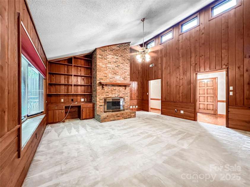 1700 Abbottsford Drive, Kernersville, NC 27284.  MLS# CAR4265303, YatesRealty ID 18424. 