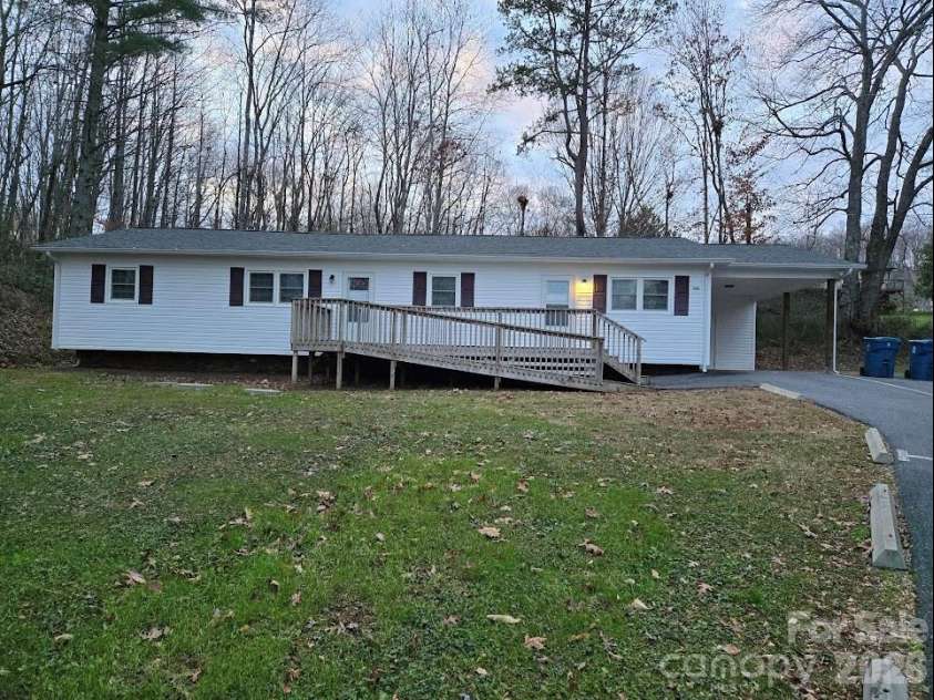 2191 Maple Valley Place, Lenoir, NC 28645.  MLS# CAR4377648, YatesRealty ID 18424. 