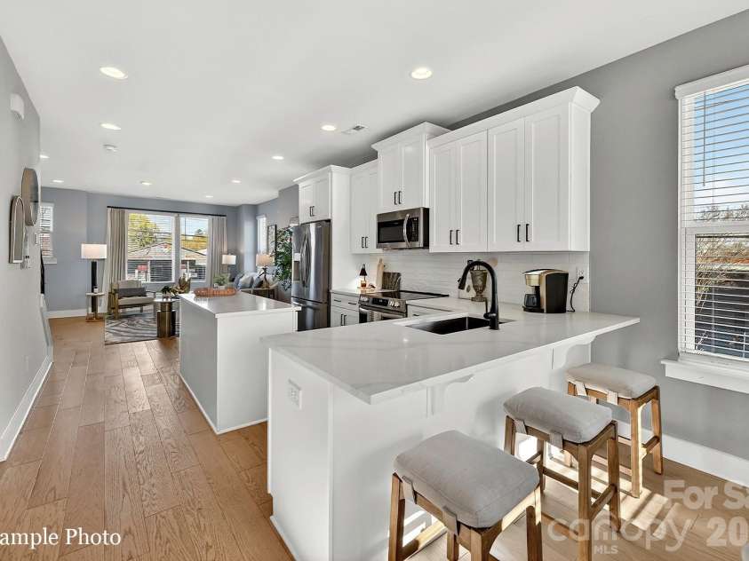 2144 Ford View Lane, Charlotte, NC 28206.  MLS# CAR4377834, YatesRealty ID 18425. 
