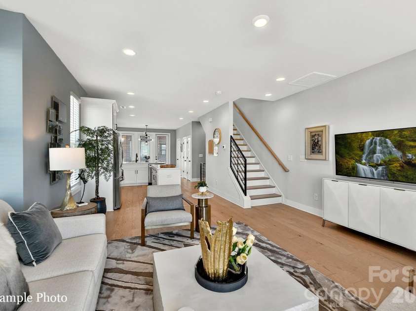 2144 Ford View Lane, Charlotte, NC 28206.  MLS# CAR4377834, YatesRealty ID 18425. 