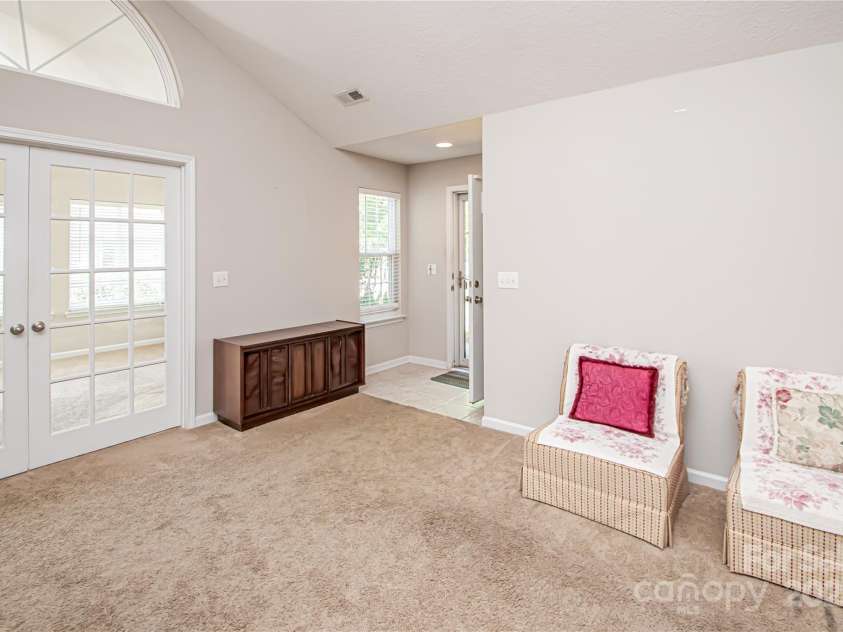 8183 Sultana Circle, Charlotte, NC 28227.  MLS# CAR4267059, YatesRealty ID 18426. 