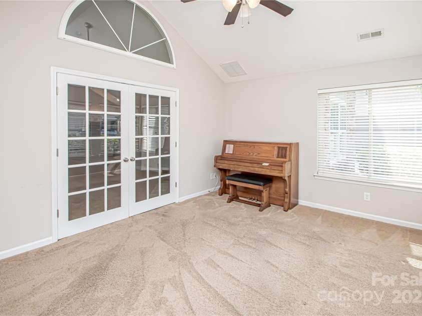 8183 Sultana Circle, Charlotte, NC 28227.  MLS# CAR4267059, YatesRealty ID 18426. 