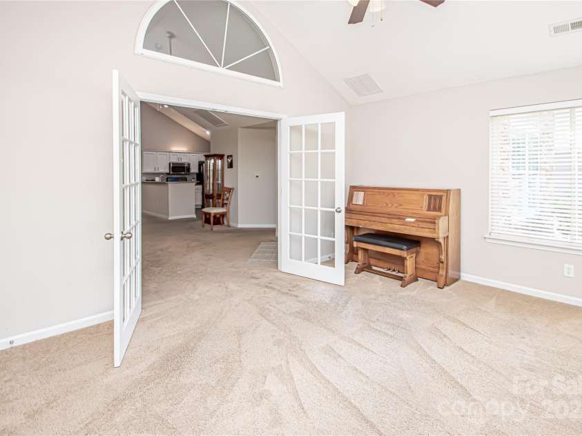 8183 Sultana Circle, Charlotte, NC 28227.  MLS# CAR4267059, YatesRealty ID 18426. 