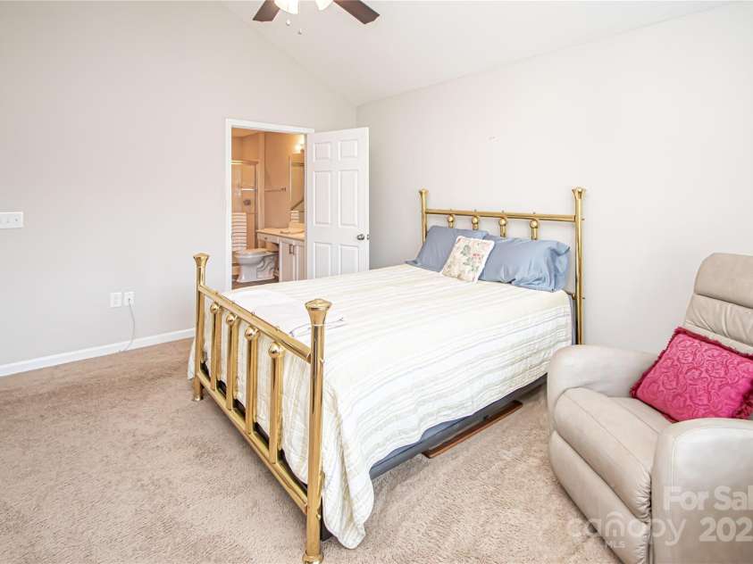 8183 Sultana Circle, Charlotte, NC 28227.  MLS# CAR4267059, YatesRealty ID 18426. 