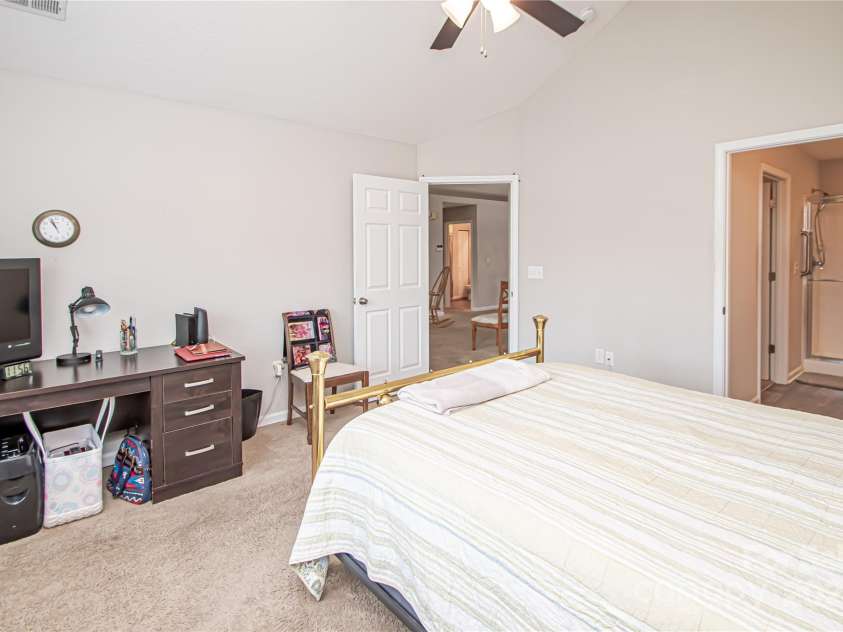 8183 Sultana Circle, Charlotte, NC 28227.  MLS# CAR4267059, YatesRealty ID 18426. 