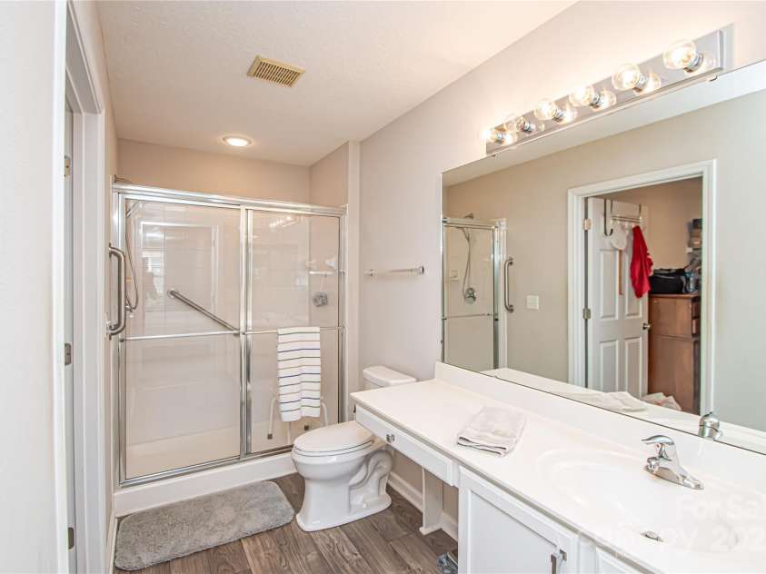 8183 Sultana Circle, Charlotte, NC 28227.  MLS# CAR4267059, YatesRealty ID 18426. 