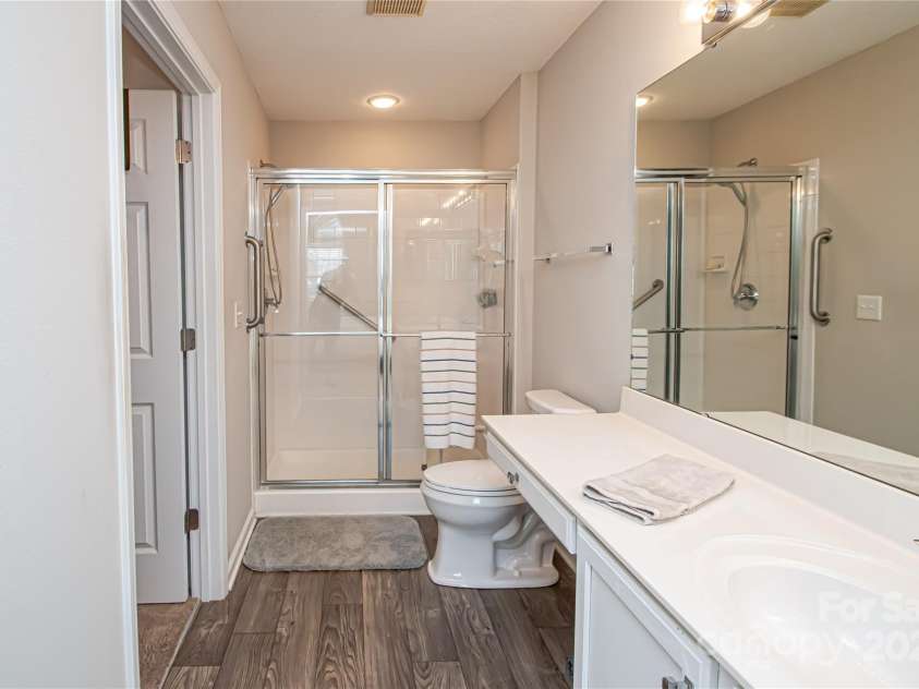 8183 Sultana Circle, Charlotte, NC 28227.  MLS# CAR4267059, YatesRealty ID 18426. 