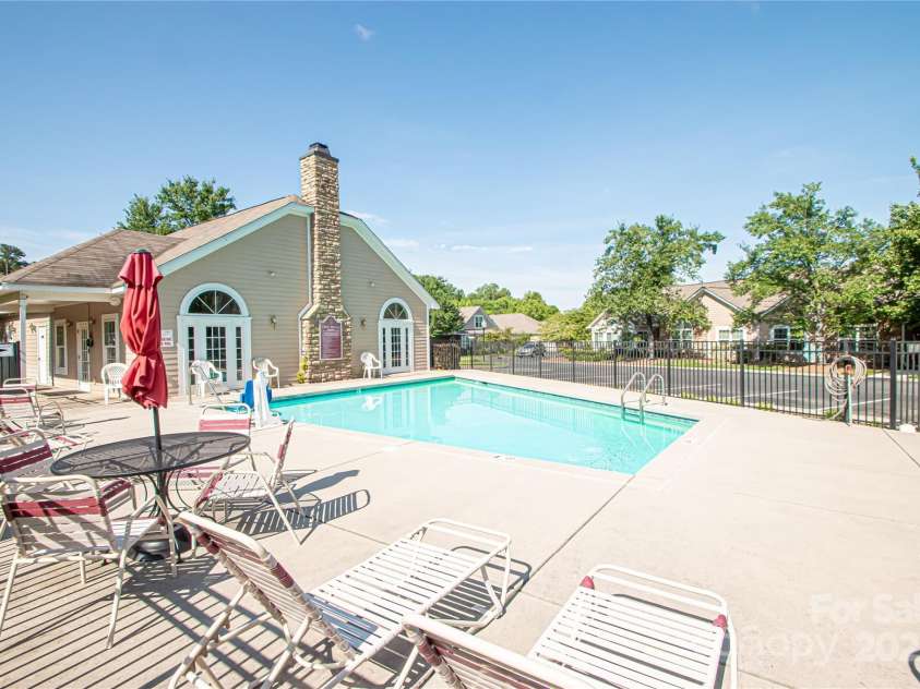 8183 Sultana Circle, Charlotte, NC 28227.  MLS# CAR4267059, YatesRealty ID 18426. 