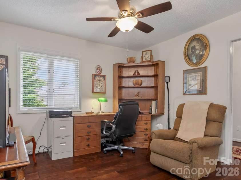 136 Deerlake Drive, Asheville, NC 28803.  MLS# CAR4376799, YatesRealty ID 18427. 