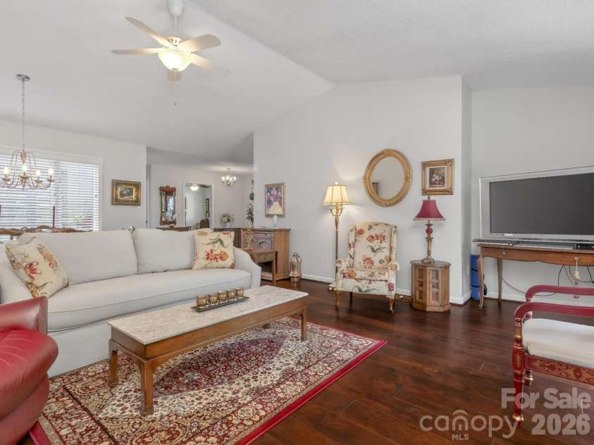 136 Deerlake Drive, Asheville, NC 28803.  MLS# CAR4376799, YatesRealty ID 18427. 