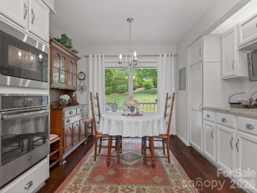 136 Deerlake Drive, Asheville, NC 28803.  MLS# CAR4376799, YatesRealty ID 18427. 